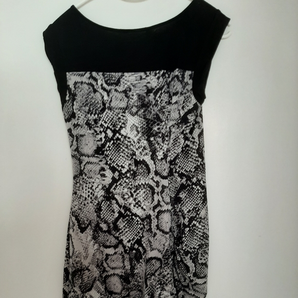 BCBG MaxAzria Mini Dress With Snakeskin Print - Picture 4 of 10